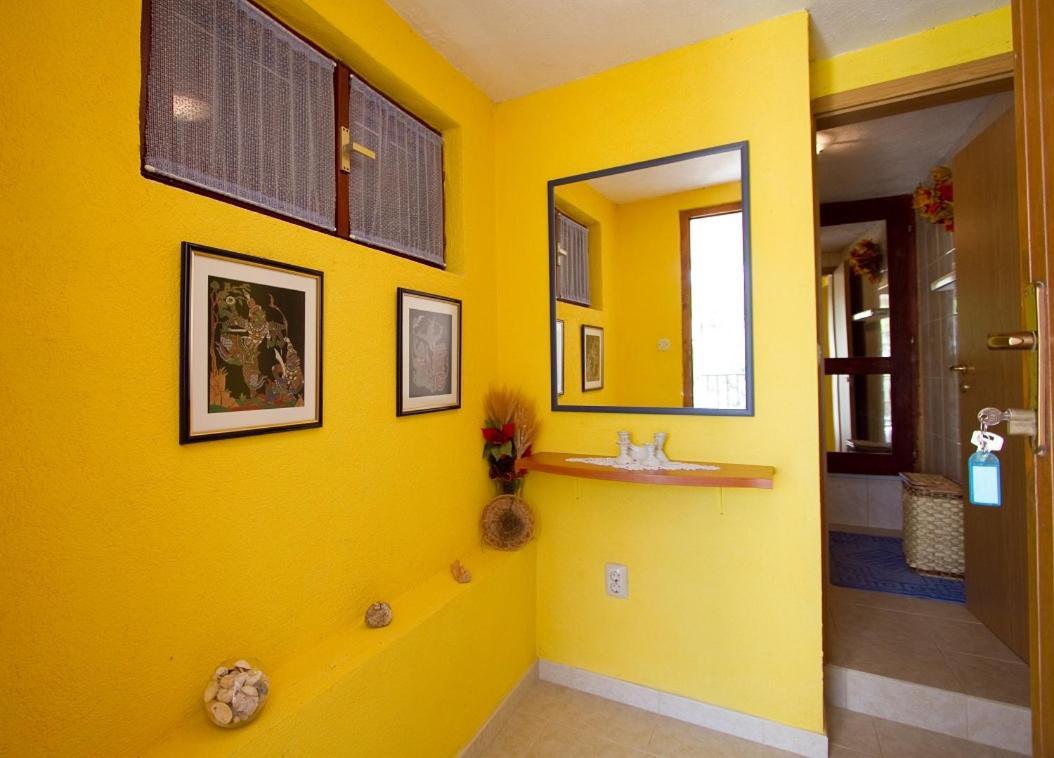 Apartments Pol Murvu Vis Exterior foto