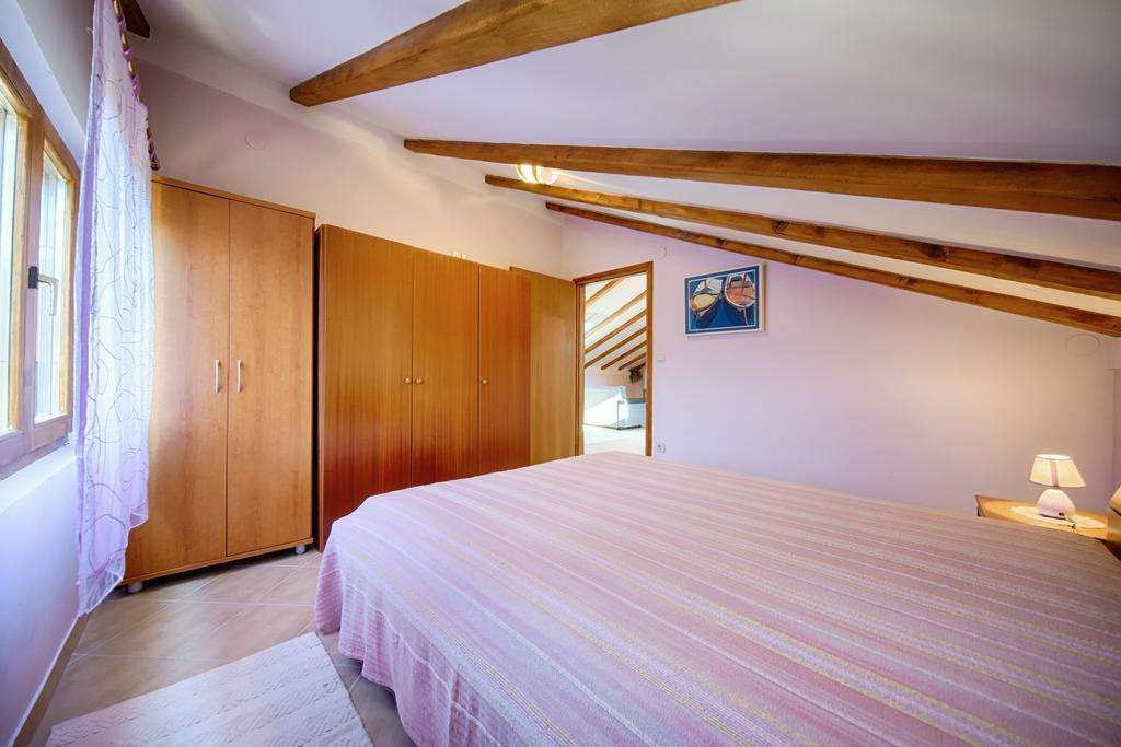 Apartments Pol Murvu Vis Exterior foto