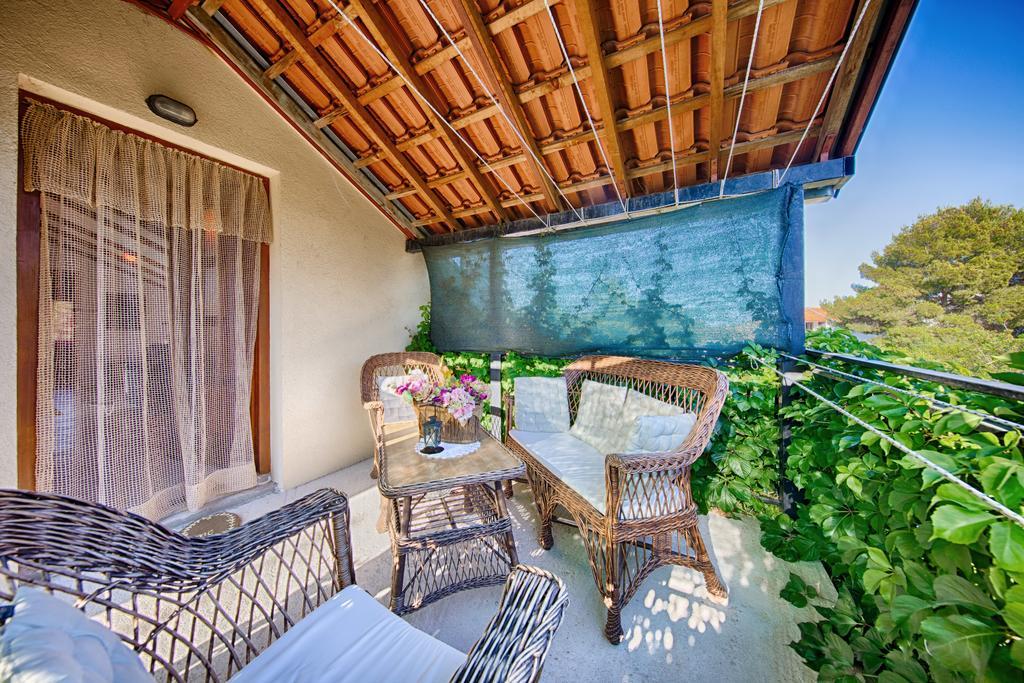Apartments Pol Murvu Vis Exterior foto