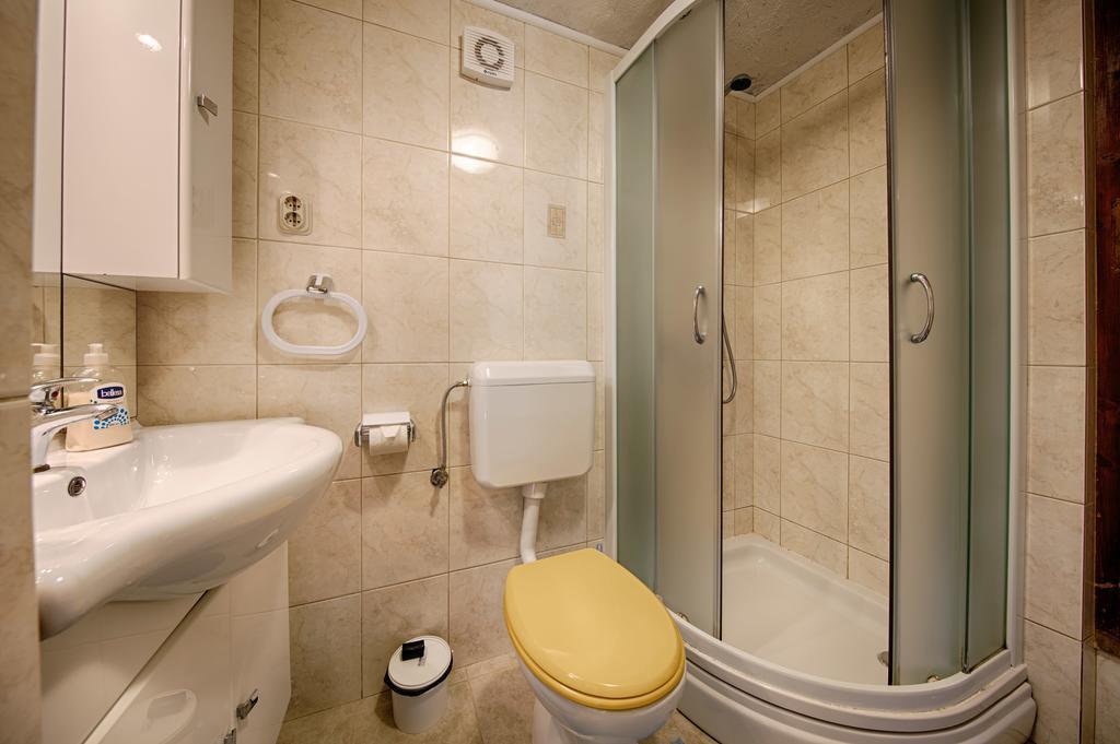Apartments Pol Murvu Vis Exterior foto